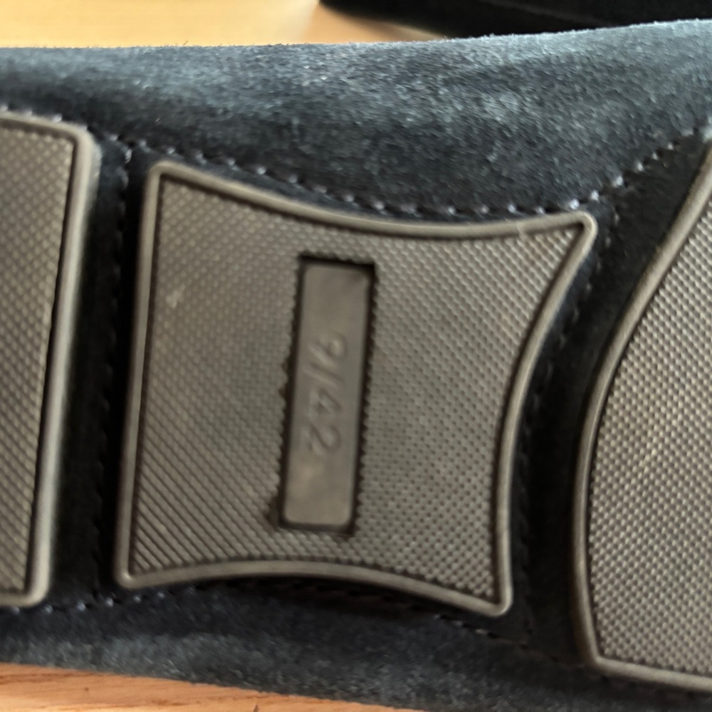 Elegant Navy Suede Loafers for Men - Picture 3 of 4